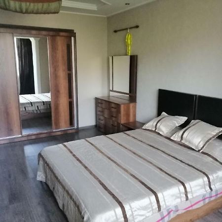 Apartment 2 Bed Room In The Center Апартамент 3-Х Комнатная В Центре Τασκένδη Εξωτερικό φωτογραφία
