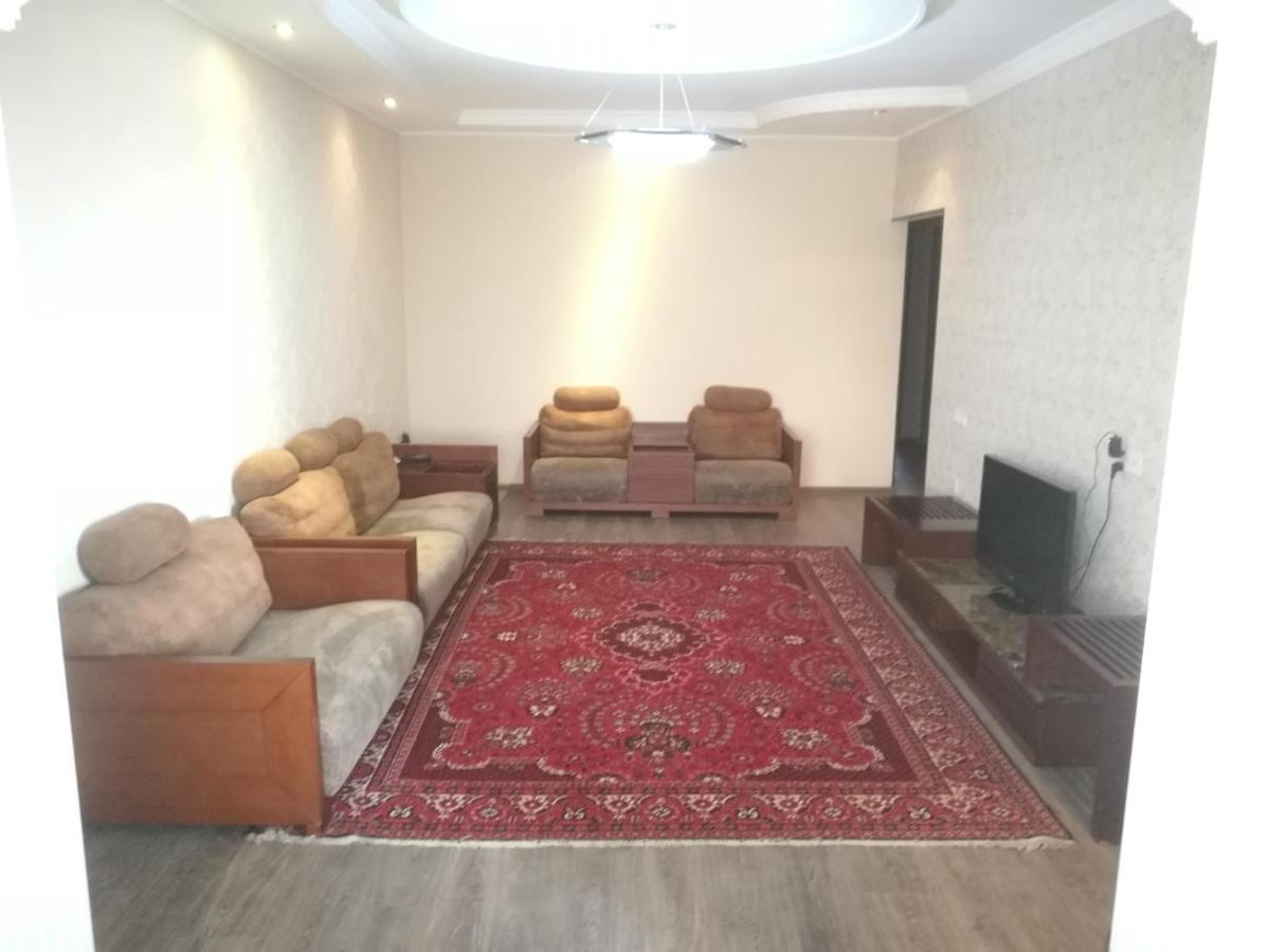 Apartment 2 Bed Room In The Center Апартамент 3-Х Комнатная В Центре Τασκένδη Εξωτερικό φωτογραφία